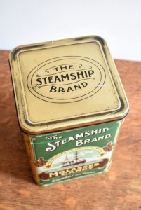 Metalowa puszka vintage The Steamship Brand
